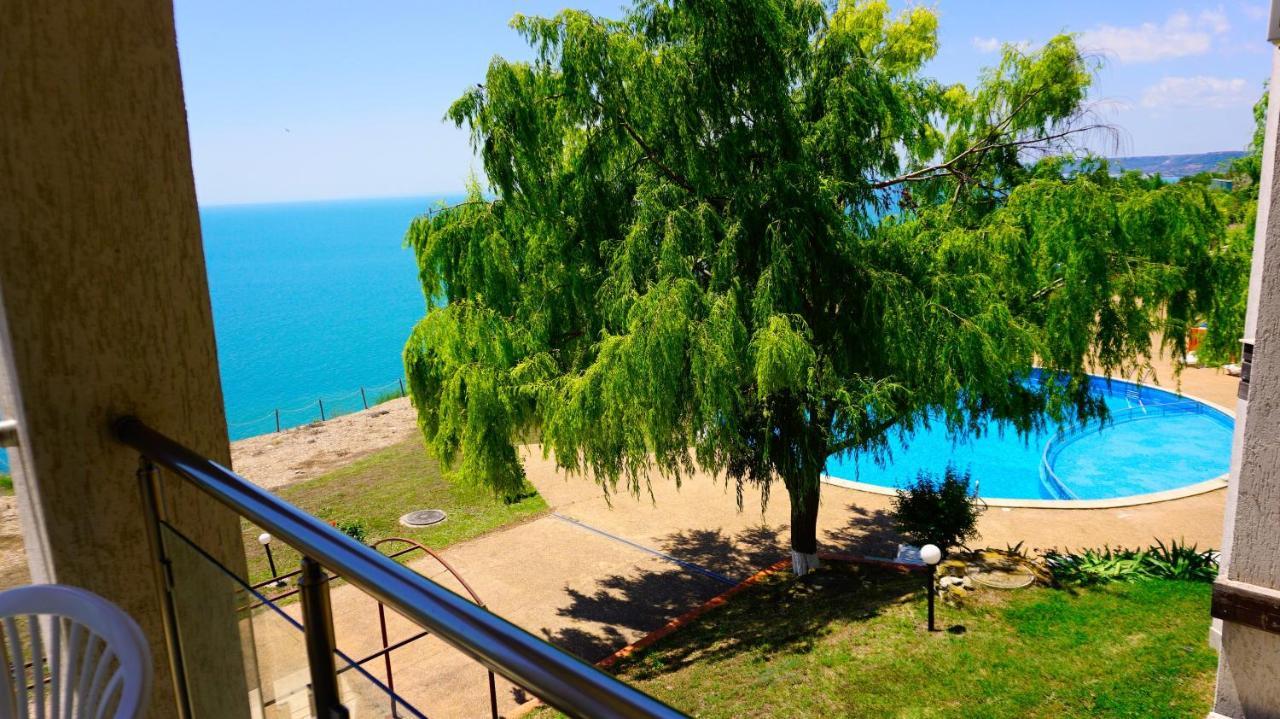 Морски Апартаменти Джулай Морнинг - July Morning Sea View Apartments Kavarna Bagian luar foto