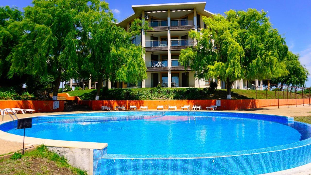 Морски Апартаменти Джулай Морнинг - July Morning Sea View Apartments Kavarna Bagian luar foto