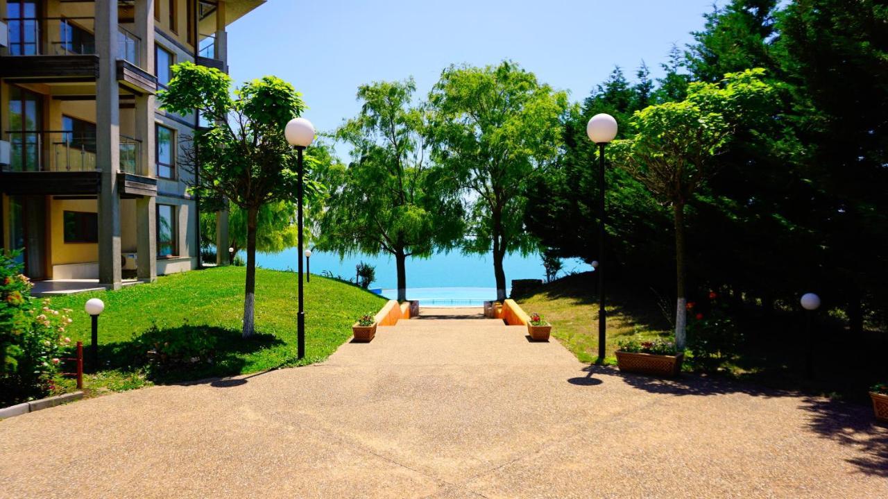 Морски Апартаменти Джулай Морнинг - July Morning Sea View Apartments Kavarna Bagian luar foto