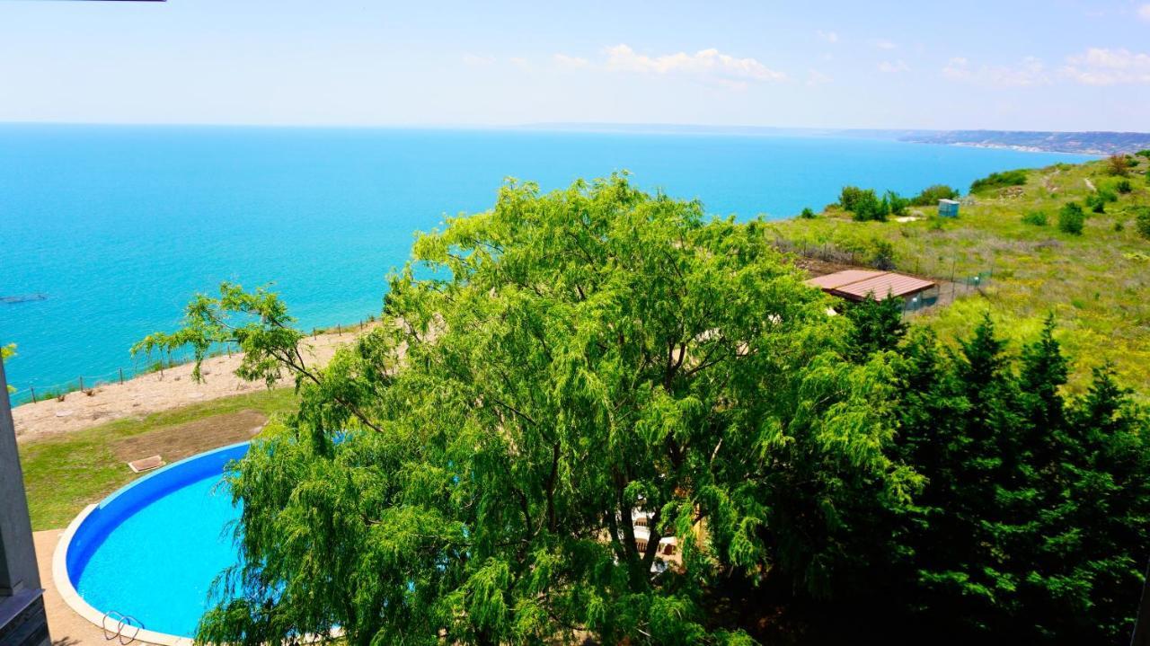 Морски Апартаменти Джулай Морнинг - July Morning Sea View Apartments Kavarna Bagian luar foto