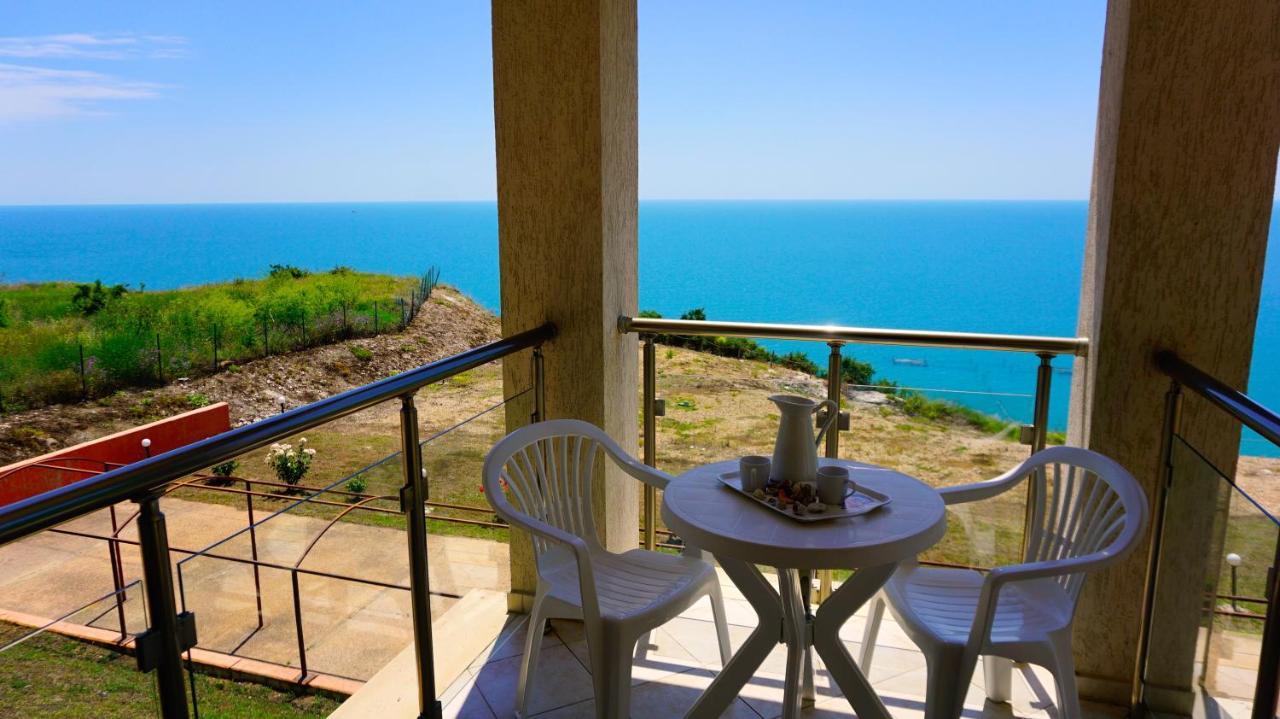 Морски Апартаменти Джулай Морнинг - July Morning Sea View Apartments Kavarna Bagian luar foto