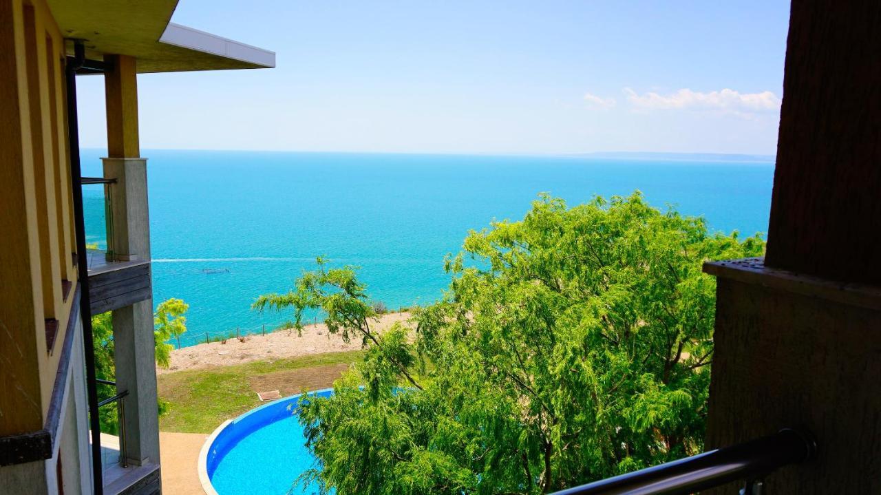 Морски Апартаменти Джулай Морнинг - July Morning Sea View Apartments Kavarna Bagian luar foto
