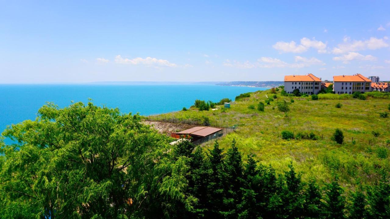 Морски Апартаменти Джулай Морнинг - July Morning Sea View Apartments Kavarna Bagian luar foto