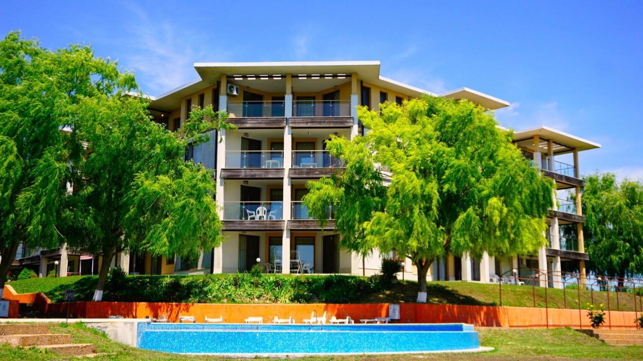 Морски Апартаменти Джулай Морнинг - July Morning Sea View Apartments Kavarna Bagian luar foto