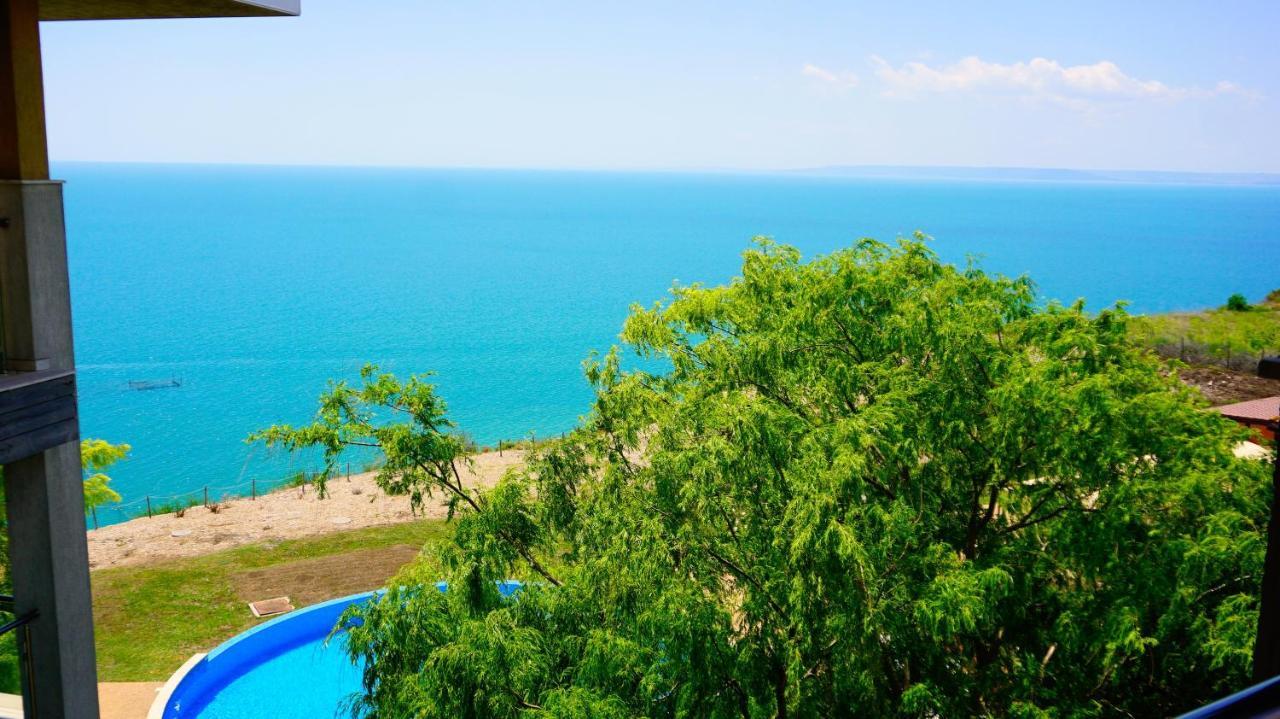 Морски Апартаменти Джулай Морнинг - July Morning Sea View Apartments Kavarna Bagian luar foto