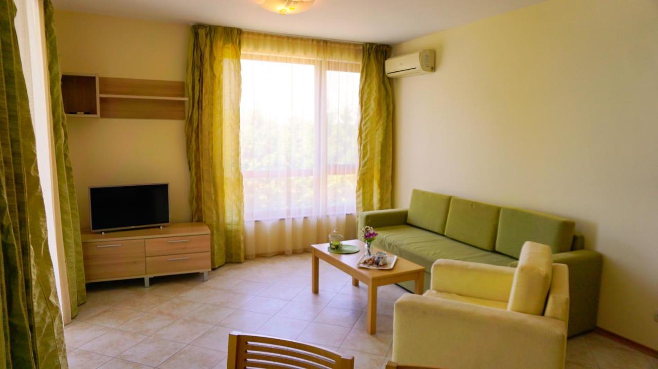Морски Апартаменти Джулай Морнинг - July Morning Sea View Apartments Kavarna Bagian luar foto
