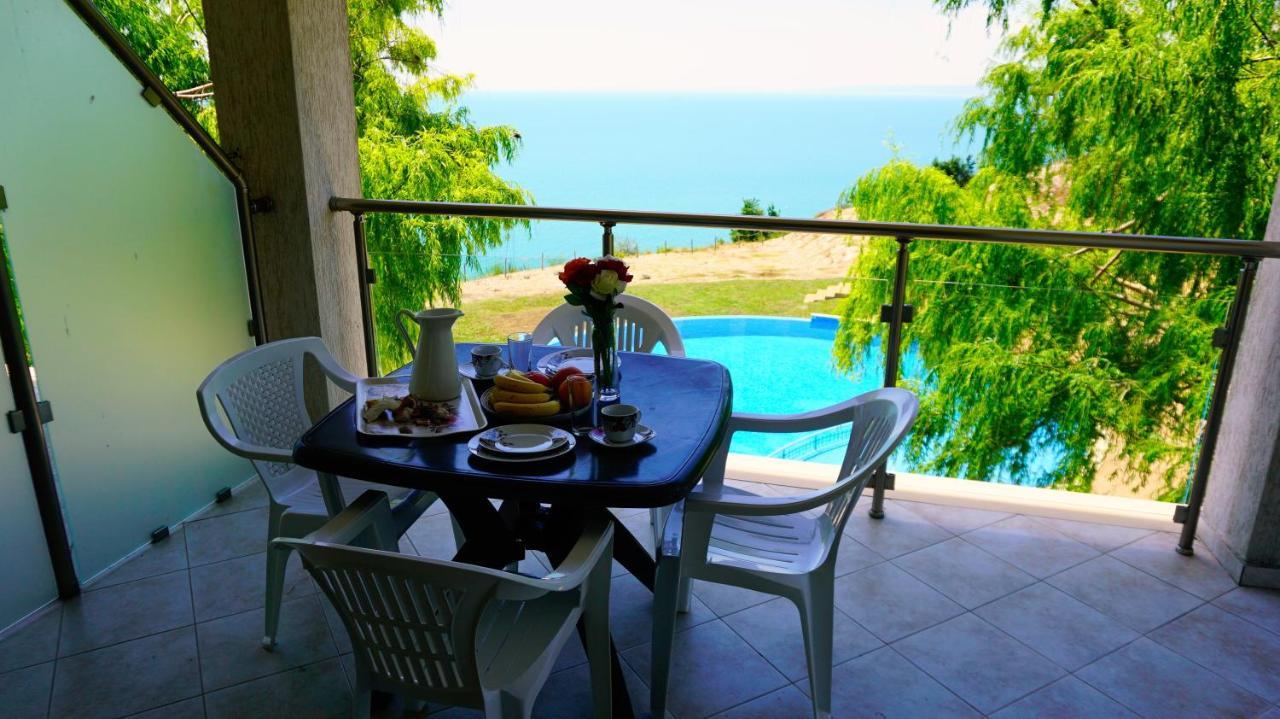 Морски Апартаменти Джулай Морнинг - July Morning Sea View Apartments Kavarna Bagian luar foto
