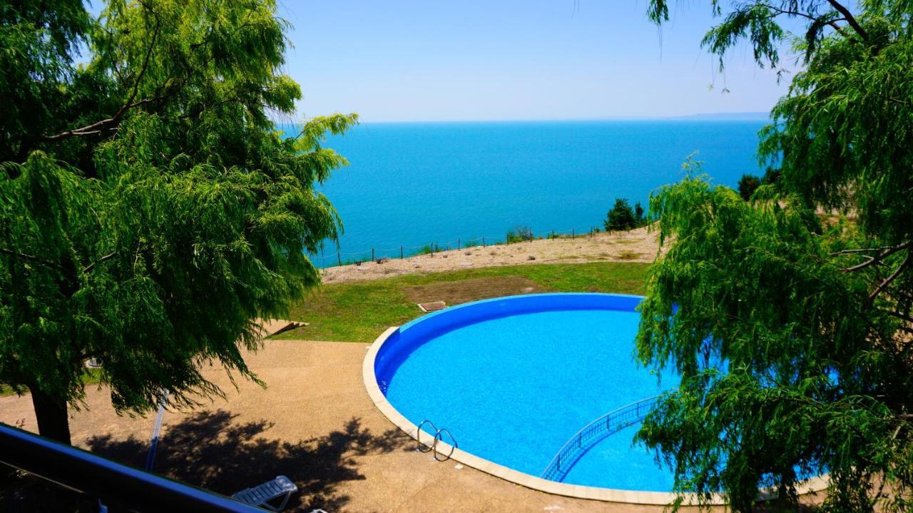 Морски Апартаменти Джулай Морнинг - July Morning Sea View Apartments Kavarna Bagian luar foto