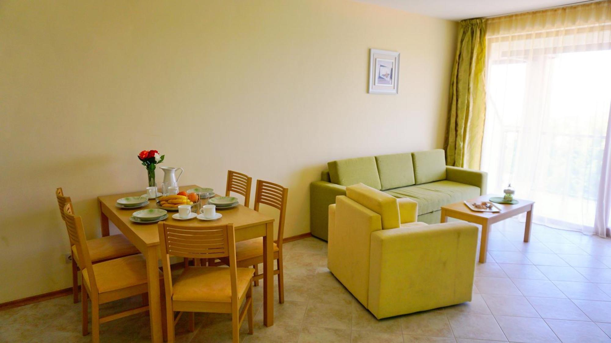 Морски Апартаменти Джулай Морнинг - July Morning Sea View Apartments Kavarna Ruang foto