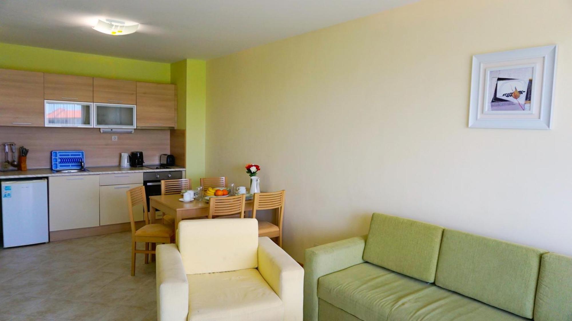 Морски Апартаменти Джулай Морнинг - July Morning Sea View Apartments Kavarna Ruang foto