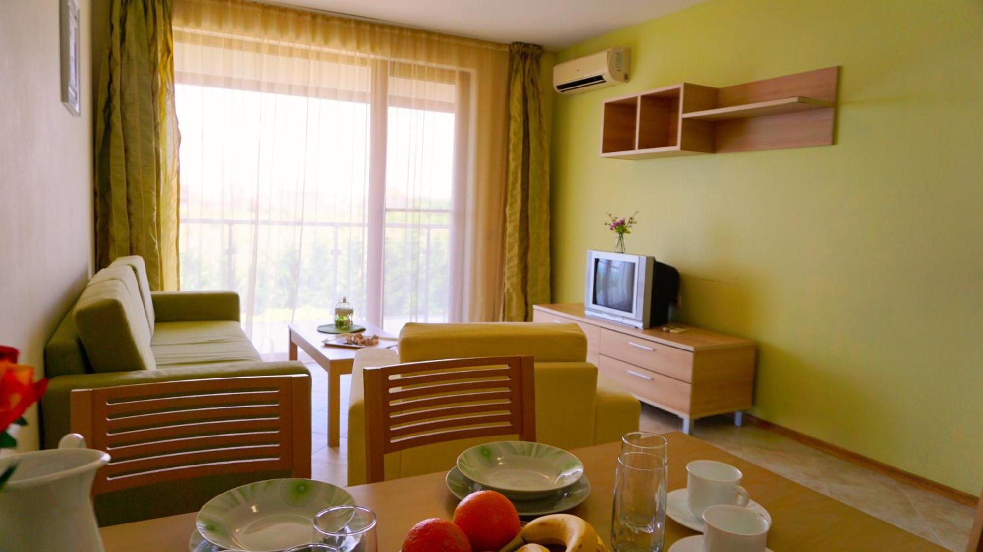 Морски Апартаменти Джулай Морнинг - July Morning Sea View Apartments Kavarna Ruang foto