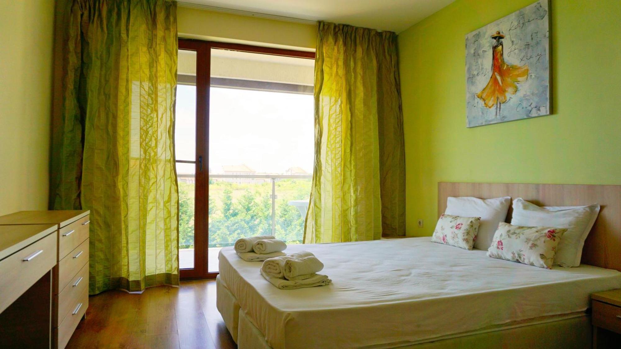 Морски Апартаменти Джулай Морнинг - July Morning Sea View Apartments Kavarna Ruang foto